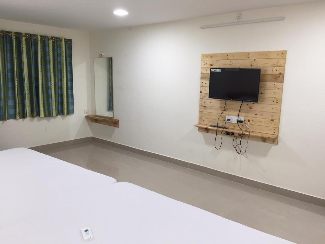 Aditi Rooms Tiruchirappalli Luaran gambar